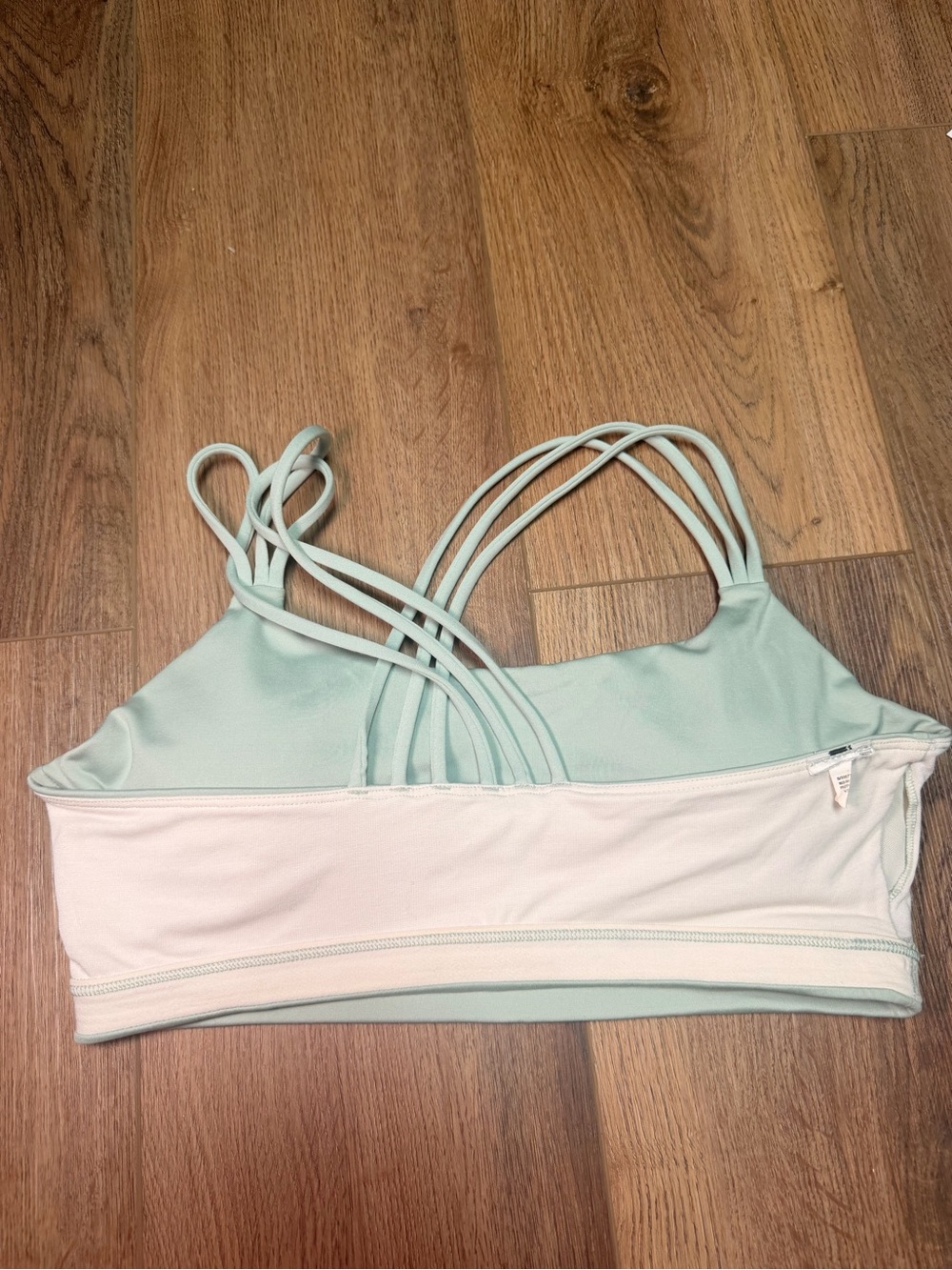 GapFit Eclipse Strappy Sports Bra Medium Support M Frothy Aqua Padded M Running - Picture 6 of 9
